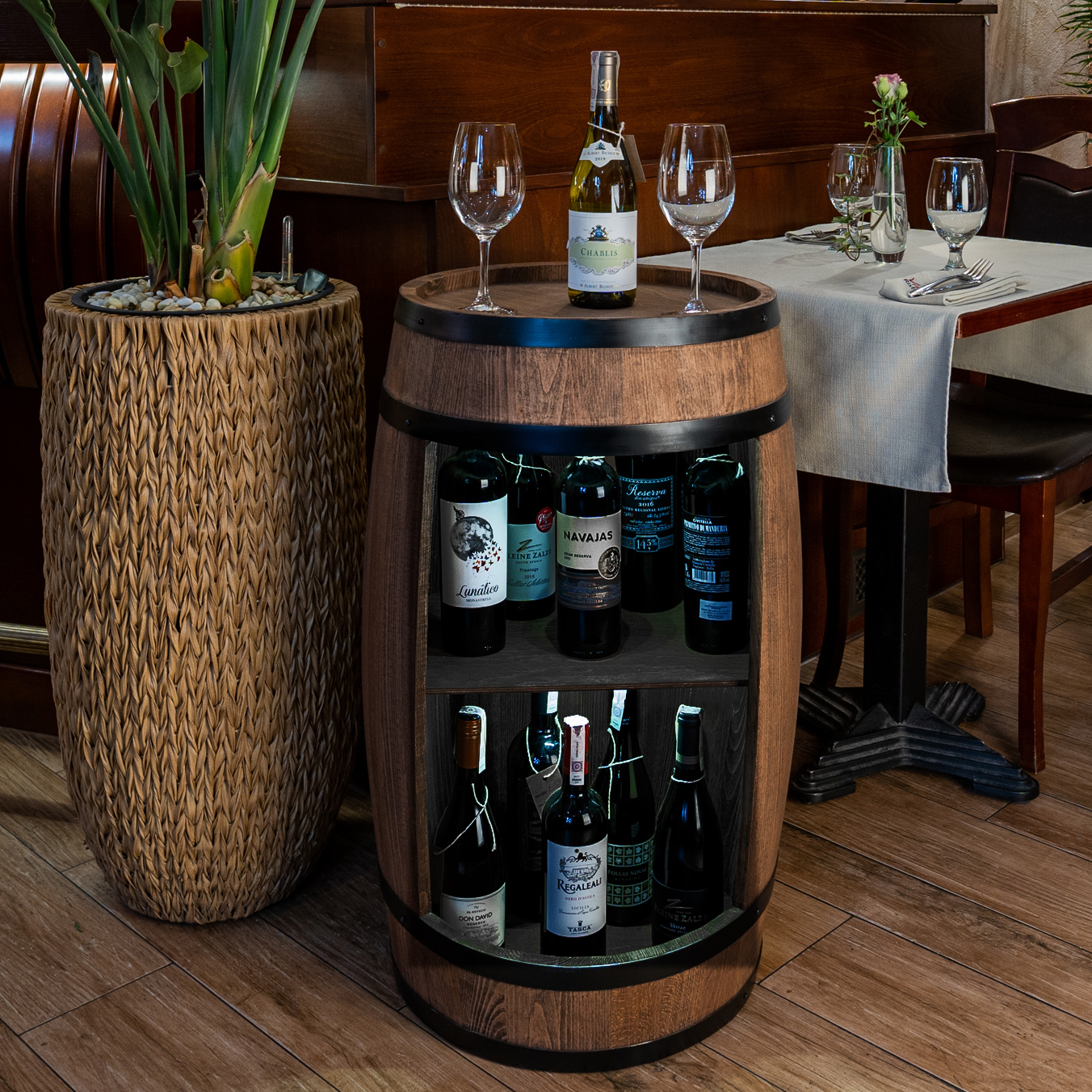 Holzfass in Farbton Wenge Hausbar mit LED – Rustikale Minibar im Weinfass Design – Weinregal & Flaschenständer aus Holz – Vintage Fassbar für Wohnzimmer, Bar oder Partykeller – ca. 80 cm #1 LED Einfarbig