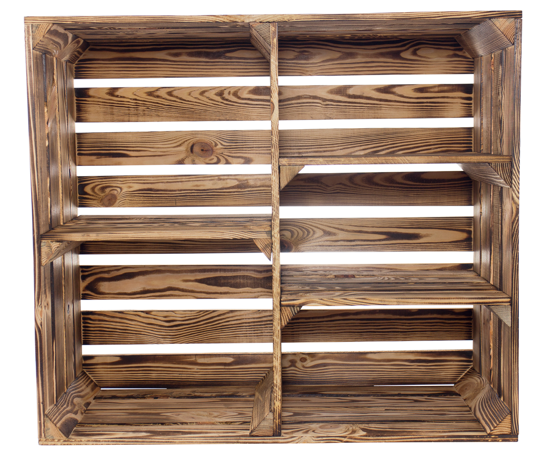 große Holzschrank geflammt