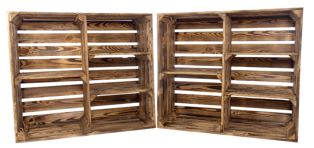 große Holzschrank geflammt