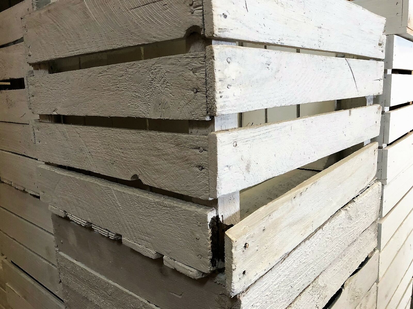 4 Stück B Ware gebrauchte weiße Obstkisten shabby white holzkisten Weinkisten