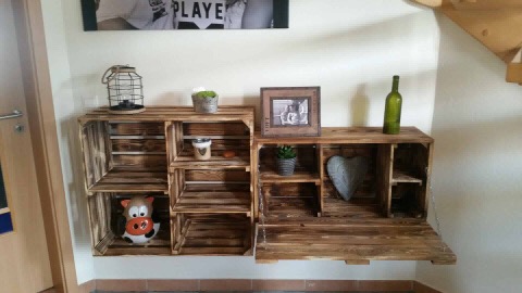 große Holzschrank geflammt
