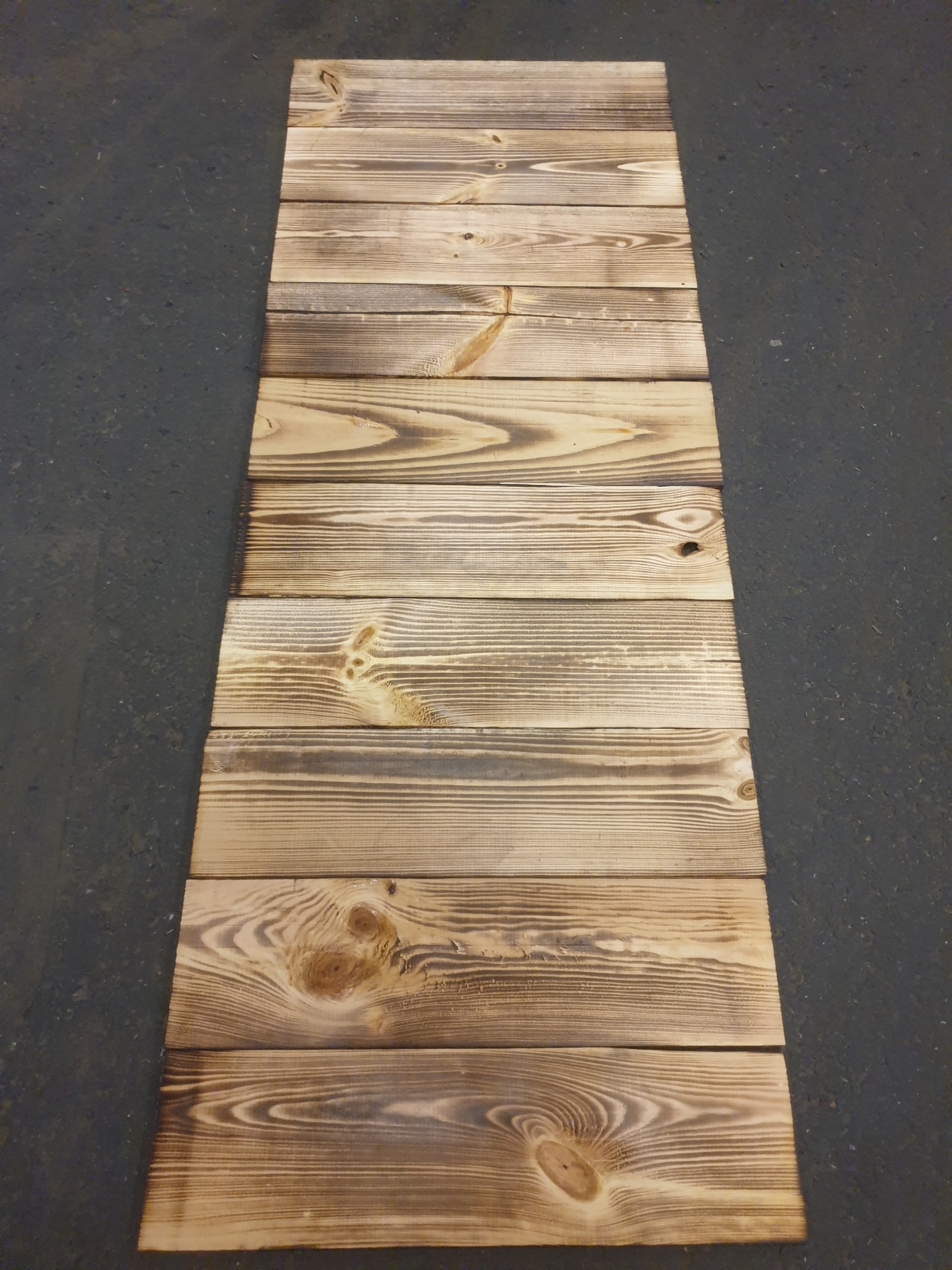 10 Stück neue breite geflammte Holzbretter König 12,5 x 48cm aus Nadelholz
