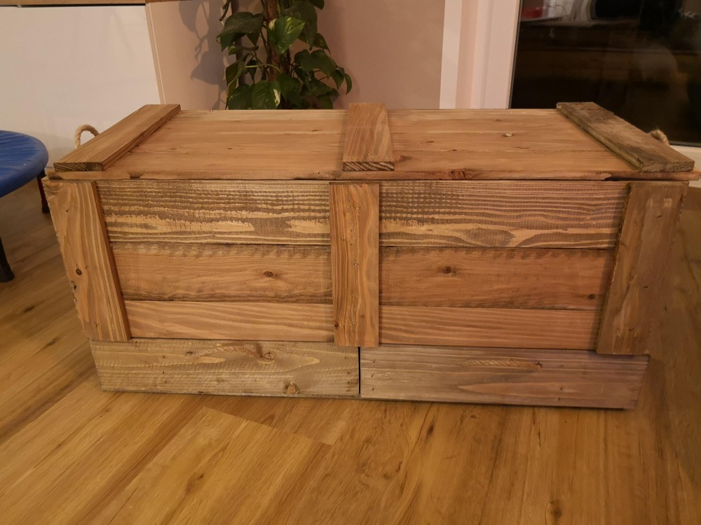 Grand Coffre de Rangement Kalle Palissandre Avec Tiroirs Et Couvercle
