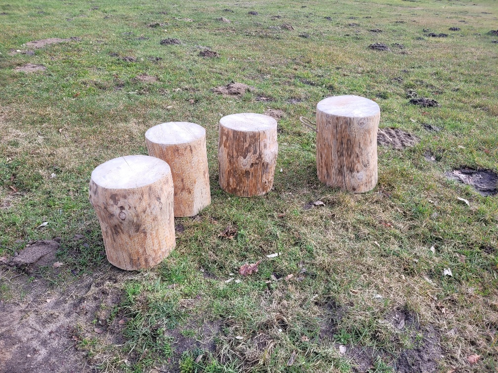 grosser Holzstamm Sitzhocker gehobelt Höhe ca 40-42cm Durchmesser ca 32-36cm