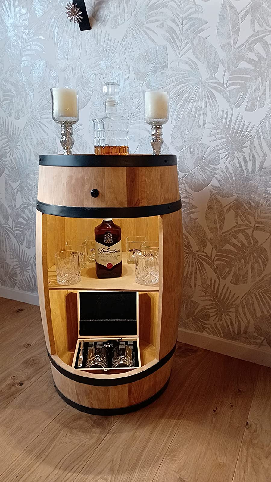 Holzfass in heller Eichenoptik Hausbar mit LED – Rustikale Minibar im Weinfass Design – Weinregal & Flaschenständer aus Holz – Vintage Fassbar für Wohnzimmer, Bar oder Partykeller – ca. 80 cm LED Einfarbig