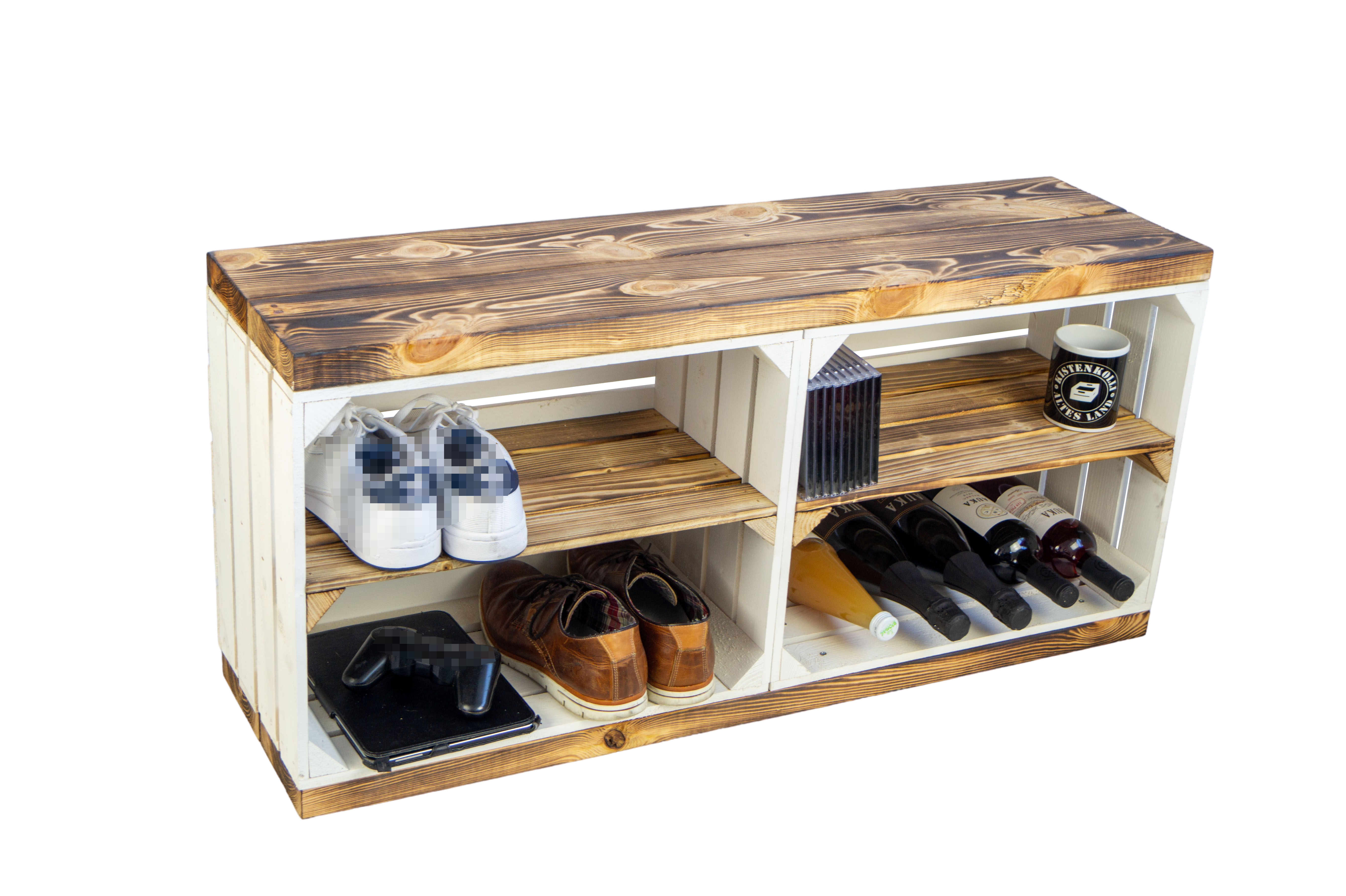 Sitzbank weiss  mit Sitzfläche aus dicken Holzplanken geflammt mit Mittelbrett geflammt