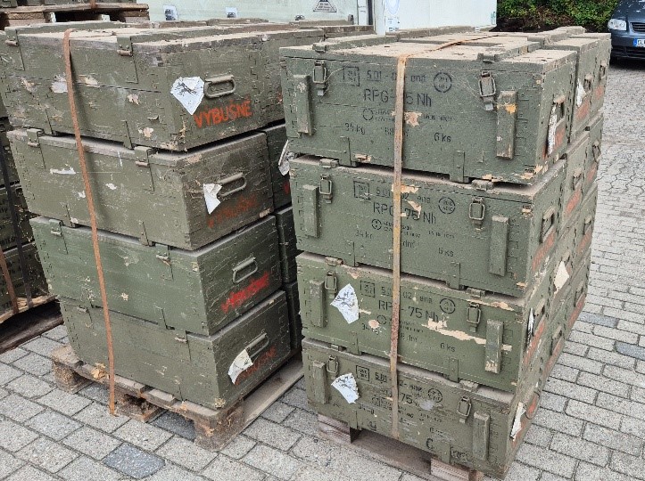 Munitionskiste 2te Wahl RPG-75 Frachtkiste Couchtisch Militärtruhe